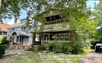 Building Photo - 1647 Hillcrest Rd