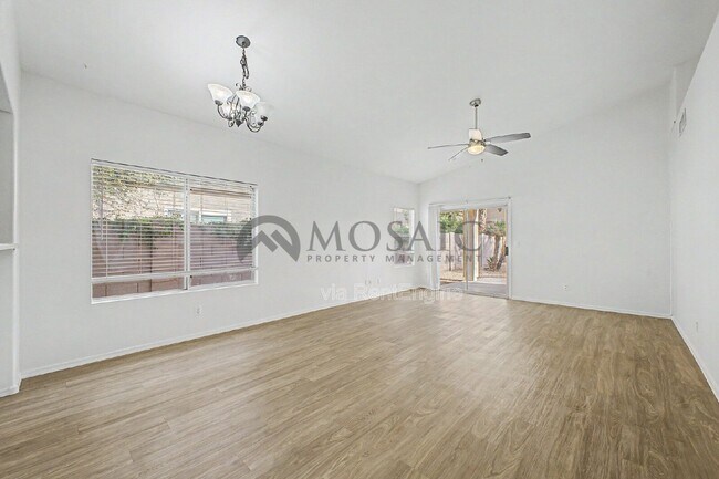 Building Photo - 2441 W Indigo Dr