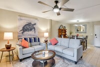 Building Photo - 3800 Saxon Dr