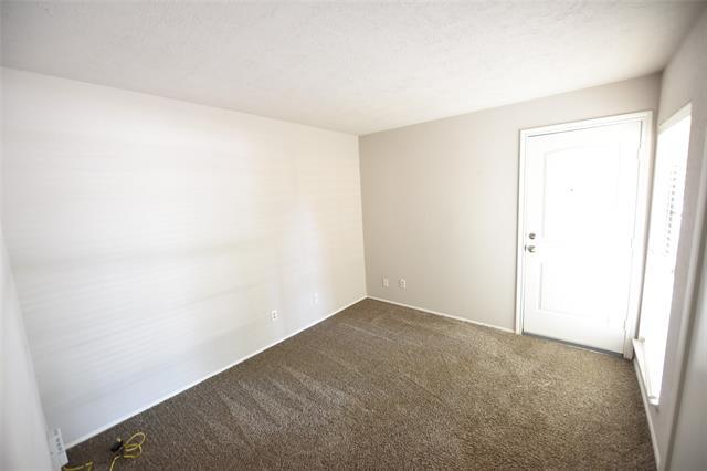 Building Photo - 3820 7 Gables St