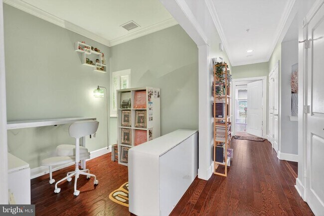 Building Photo - 401 13th St NE