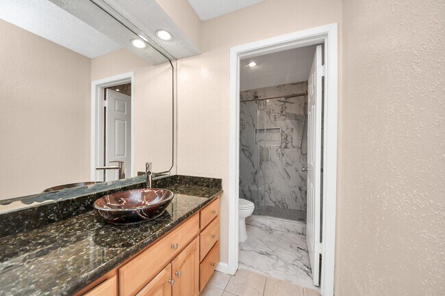 Building Photo - 12707 Corona Ln