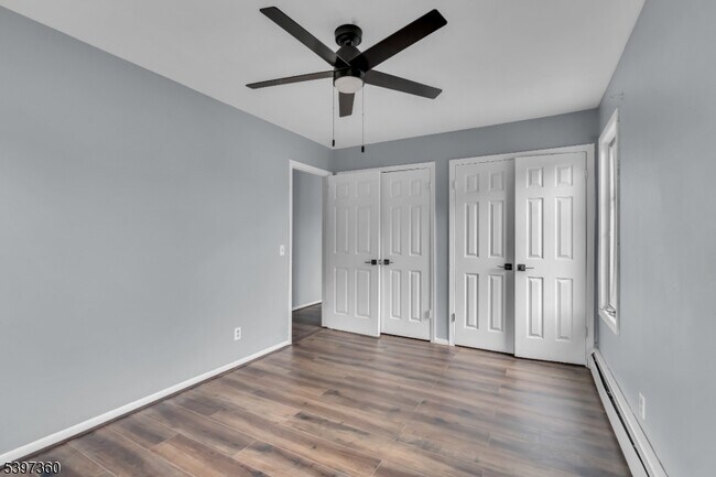 Building Photo - 1595 E 2nd St