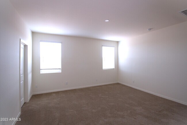 Building Photo - 1126 E Westwood Dr