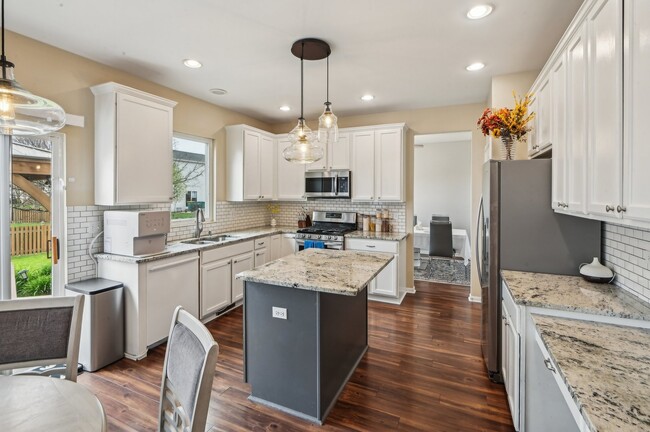 Building Photo - 25125 Rockwell Ln