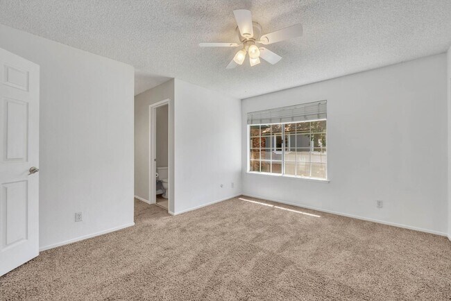 Building Photo - 3926 Oak Villa Cir