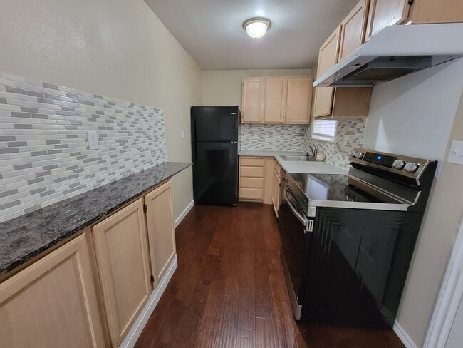 Building Photo - 15108 Washington Ave SW