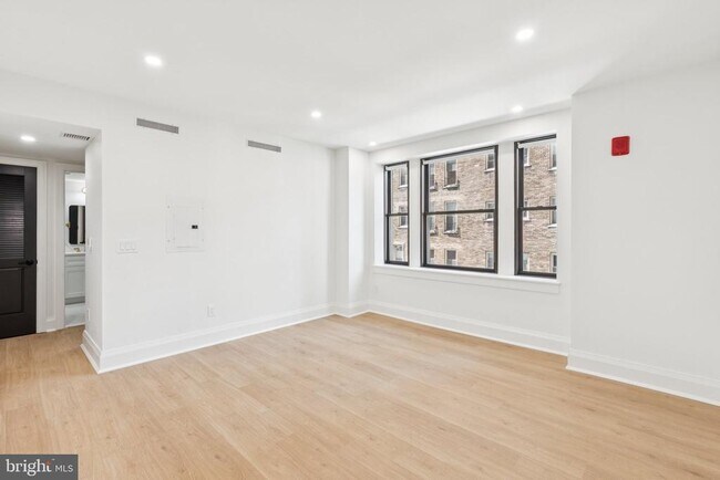 Primary Photo - 135 S 19th St