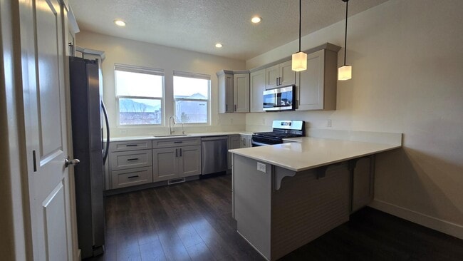 Building Photo - 12977 S Oberon Ln