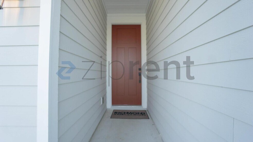 Building Photo - 5823 Tomahawk Lake Dr