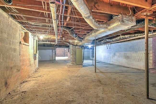 Building Photo - 563 Hales Chapel Rd