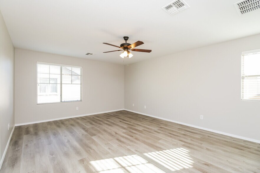 Building Photo - 2494 E Boston St