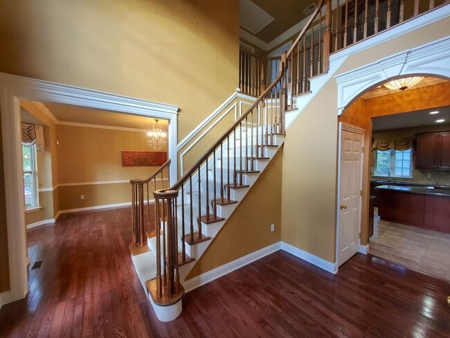 Building Photo - Beautiful, large home with finished baseme...
