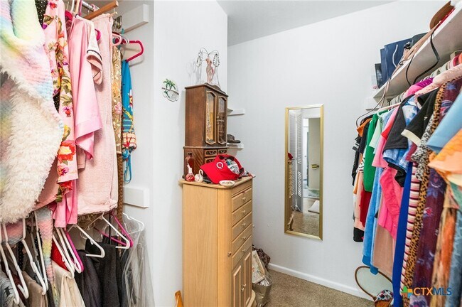 Building Photo - 619 Strings Dr