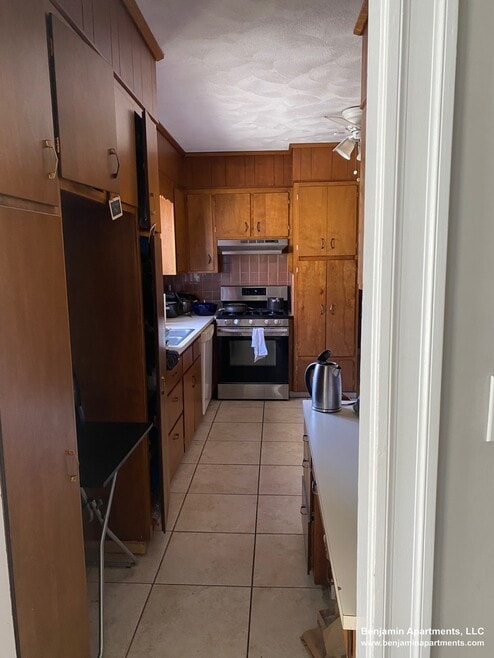 Building Photo - 20 Benton Rd