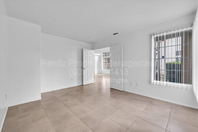 Building Photo - 1240 Visconti Dr