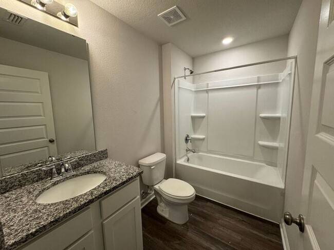 Building Photo - Pensacola - Deer Run - 4 bed, 2 bath w/ co...