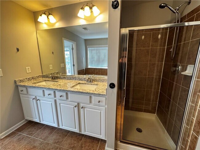 Building Photo - 2530 Vistoria Dr