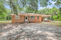 Building Photo - Quiet Coastal Home