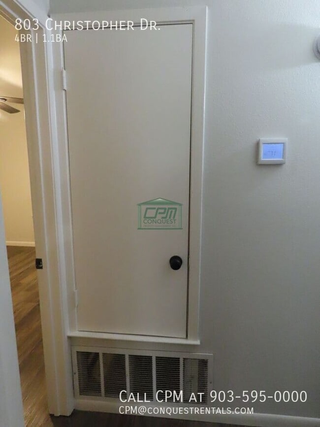 Building Photo - 803 Christopher St