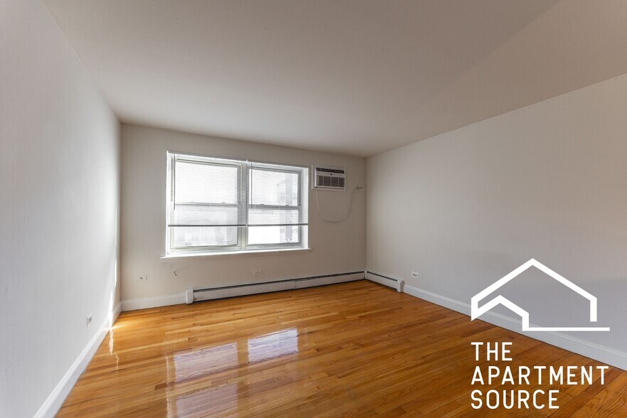 Building Photo - 6831 N Greenview Ave