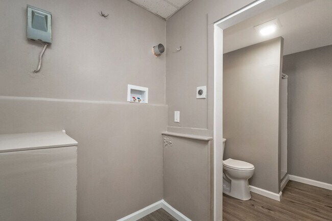 Building Photo - 137-139 Main St