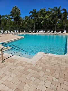 Building Photo - 1600 NE Dixie Hwy