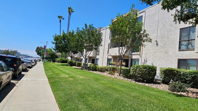 Building Photo - 6780 Friars Rd