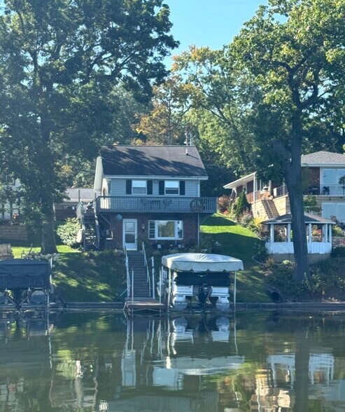 Primary Photo - W342N4898 W Lindy Ln