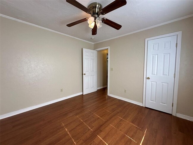 Building Photo - 110 E Dale St