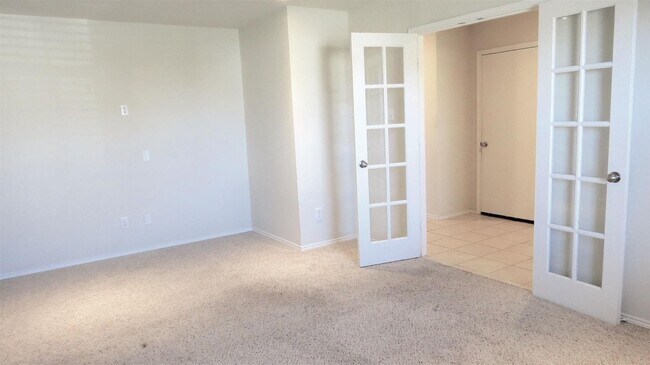 Building Photo - Open Floorplan in Fort Worth