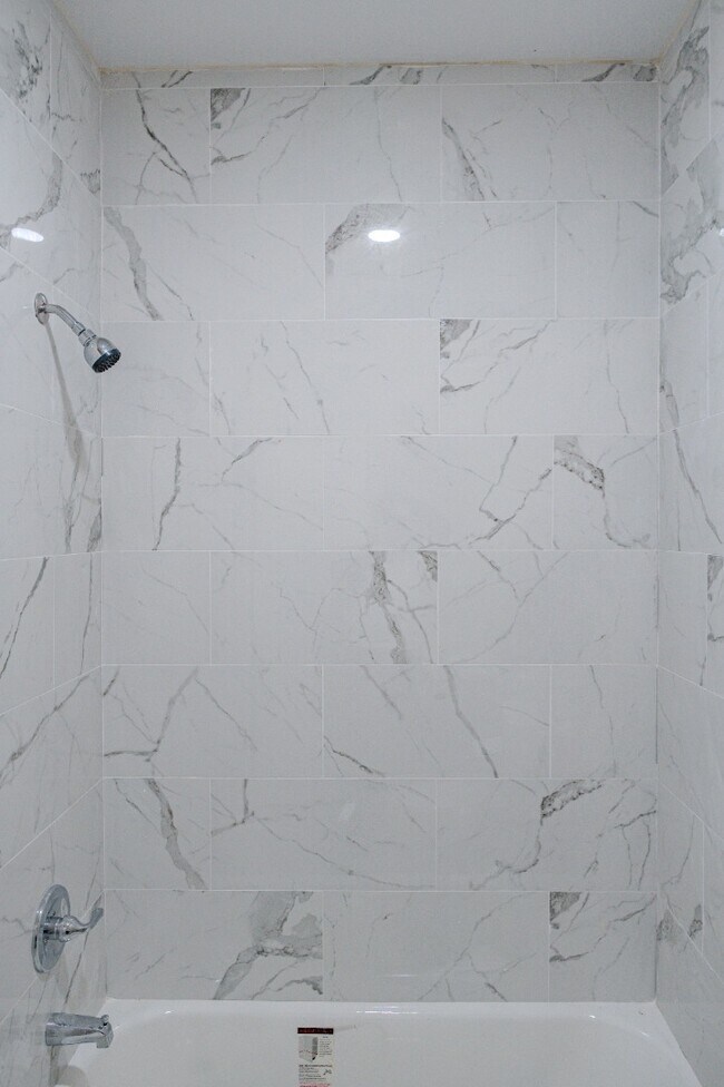 Building Photo - 129 W Church St