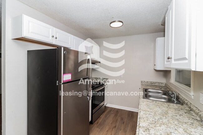 Building Photo - 610 3rd St Pl SW