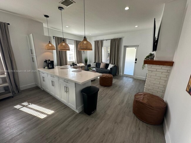 Building Photo - 1822 NW 4th St