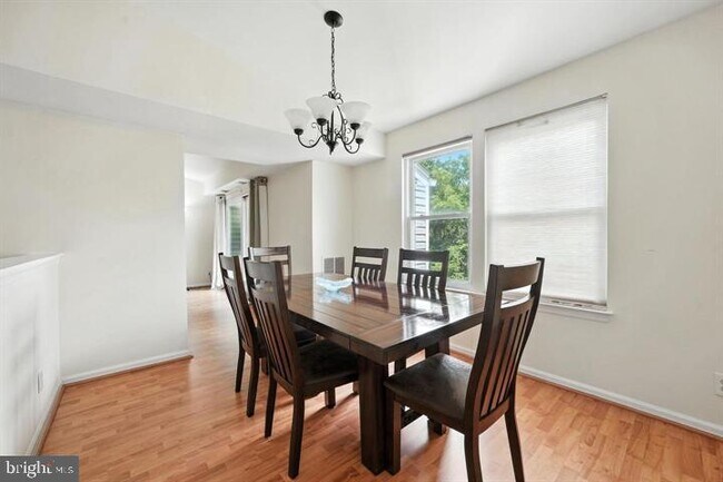 Building Photo - 20315 Beaconfield Terrace