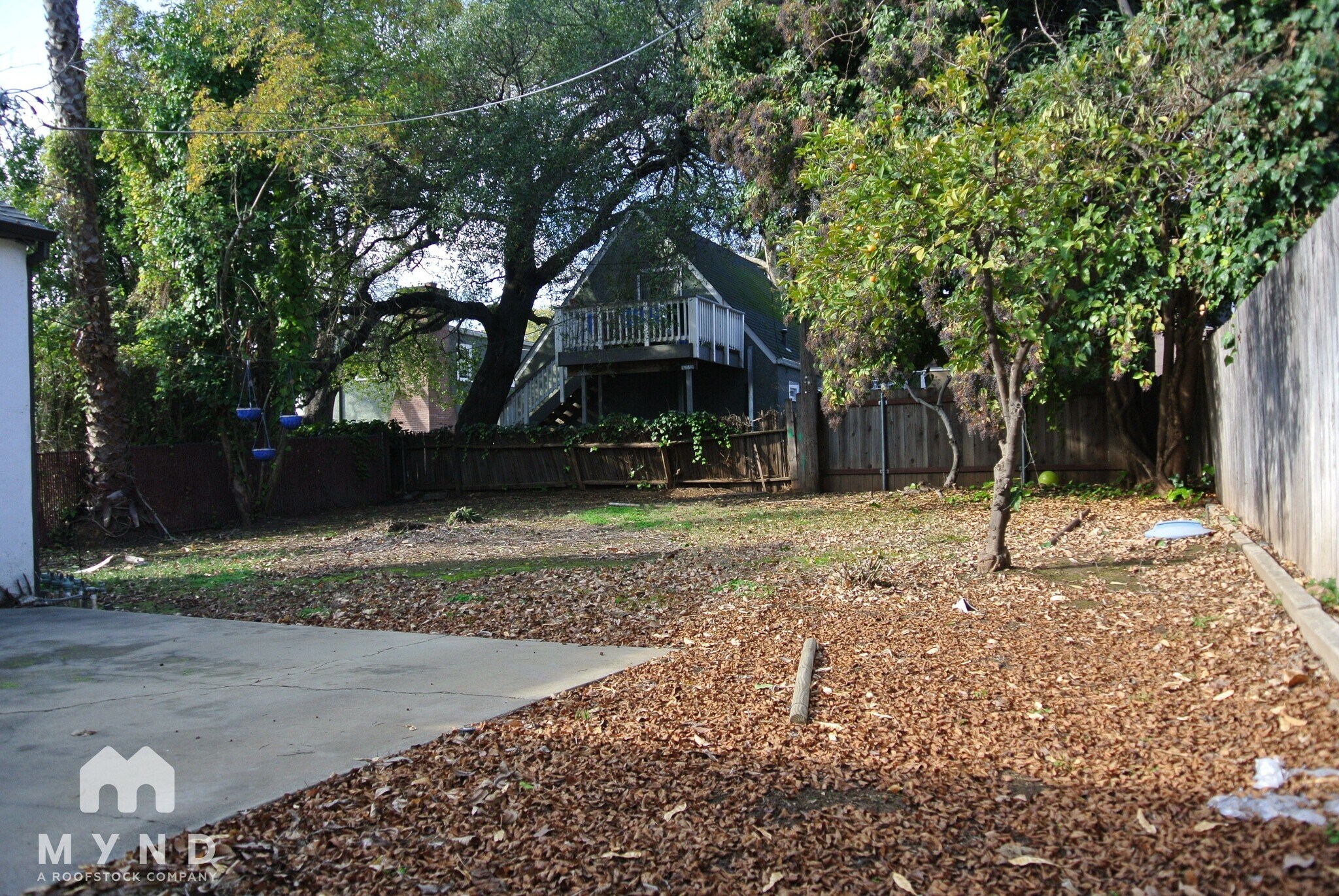 Building Photo - 2141 Royal Oaks Dr