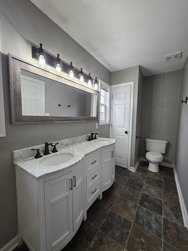 Building Photo - Foxtrace Find: Spacious Living with Style & Privacy in Hubert