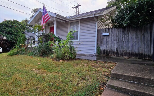 Building Photo - 2861 W Devitt St