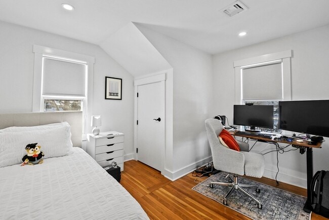 Building Photo - 9 Park St