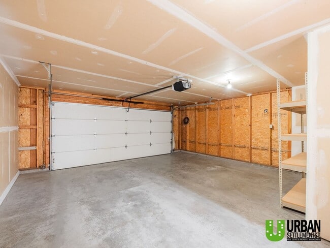 Building Photo - Spacious 2 Bed, 2 Bath Duplex with Large Fenced Yard in Spokane Valley