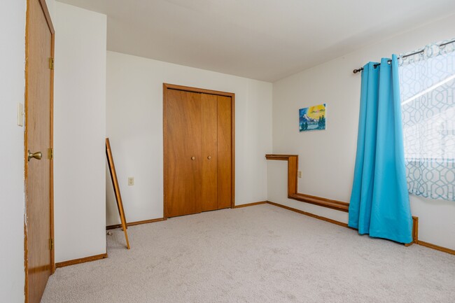 Building Photo - 384 Explorer CourtUnit 3