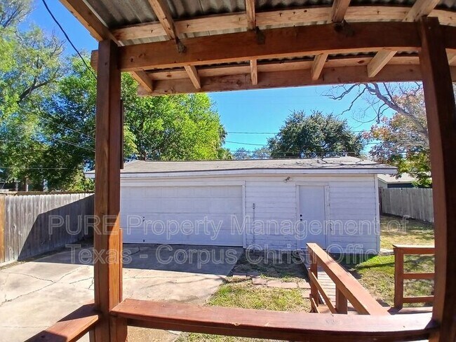 Building Photo - 4906 Kasper St