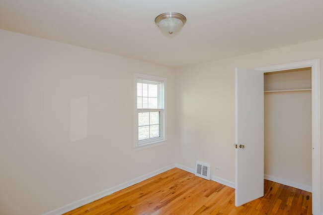 Building Photo - 4245 W Nelson St