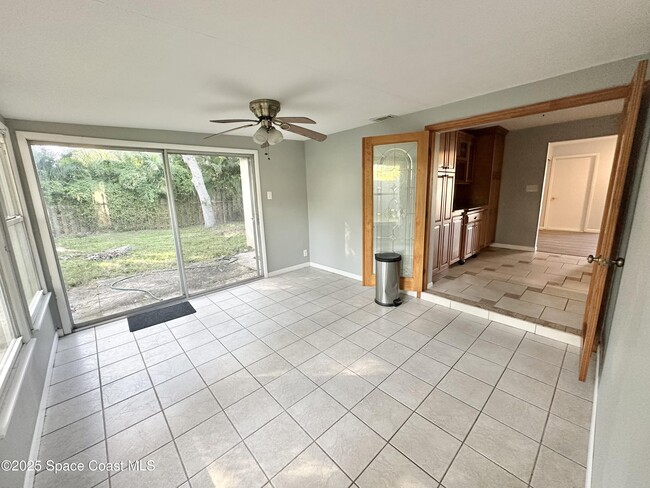 Building Photo - 2848 Watkins Dr