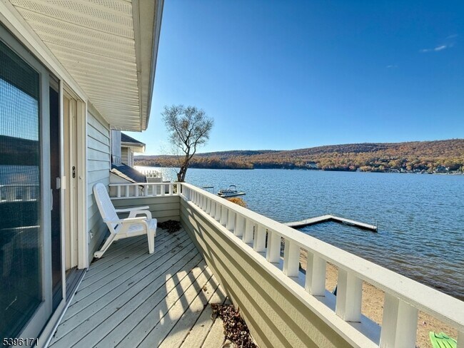 Building Photo - 73 Forest Lake Dr