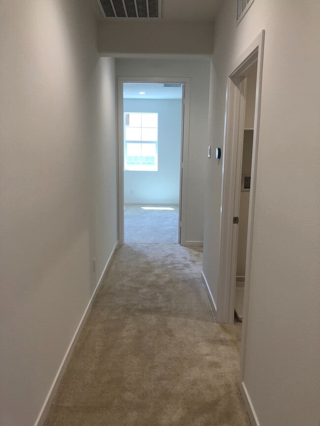 Building Photo - West Creek - 3 bedroom, 2.5 bath Townhome!