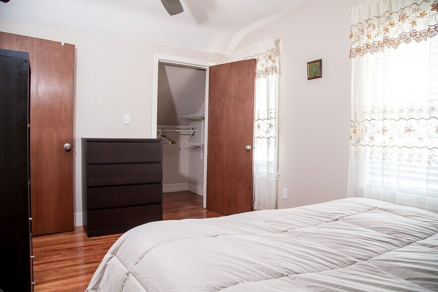 Building Photo - 14 Union St