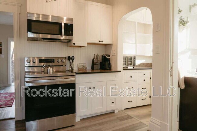 Building Photo - 1307 W Cleveland Ave