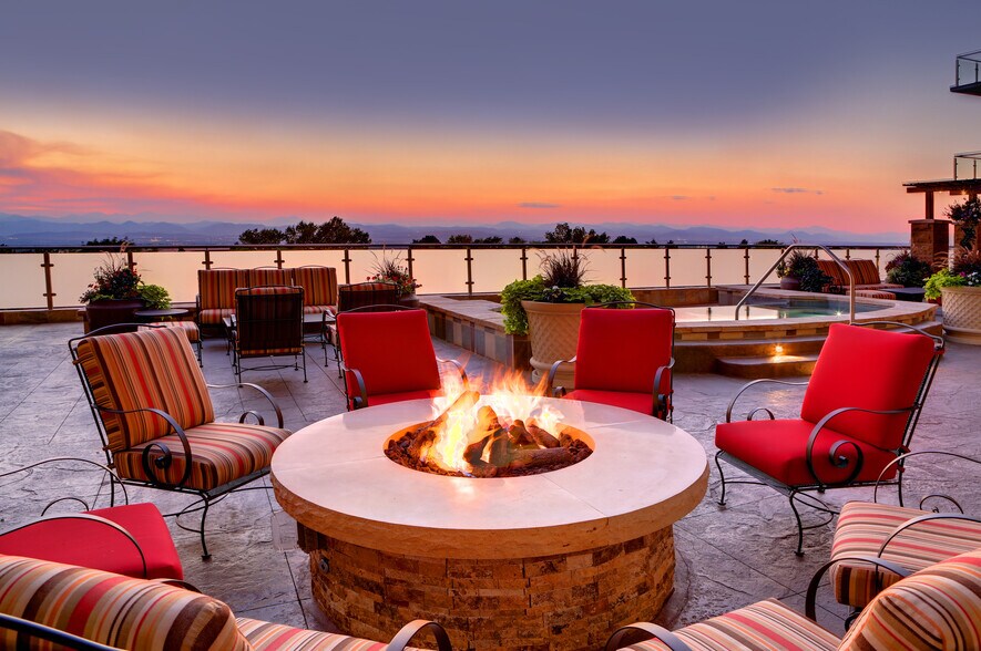 Community Terrace - 5455 Landmark Plz