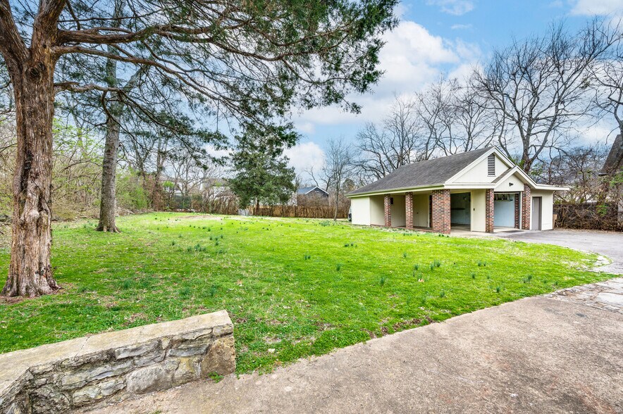 back yard - 4206 Farrar Ave